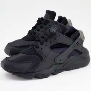 Nike Air Hauraches Triple Black - size 7 womens